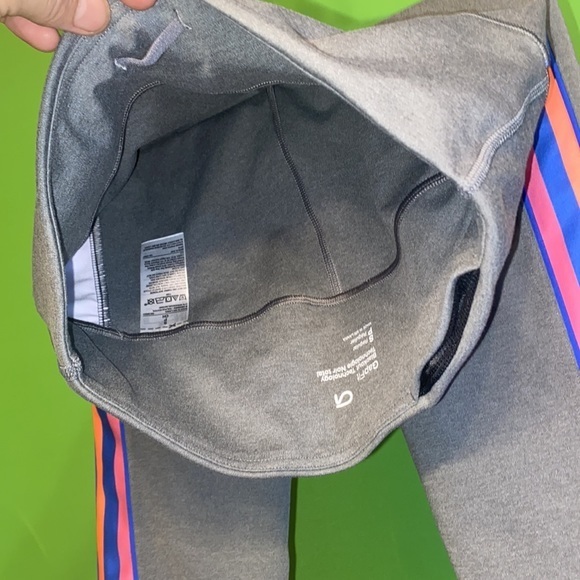 ladies GapFit Grey Legging Size small Striped blue orange pink leg pocket string - Picture 9 of 9